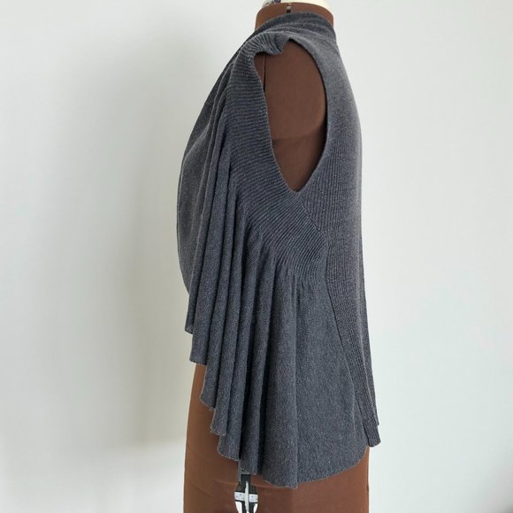 Cropped Linen Blend Waterfall Vest - Picture 4 of 7